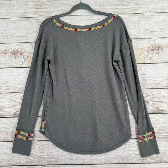 FP One Free People Embroidered Henley Thermal Shirt Womens Medium Gray - Picture 2 of 13